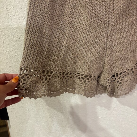 Abercrombie and Fitch Tan Knit Shorts Scalloped - Picture 3 of 4